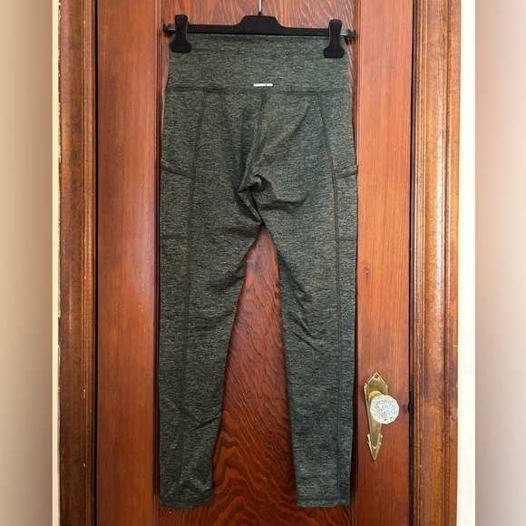 Aerie Heathered Olive Green Leggings Medium - Picture 2 of 3
